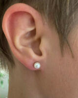 Ear stud pearl