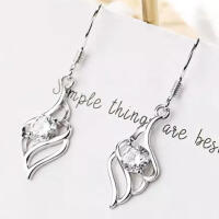 Uniquely elegant leaf-shaped earrings made of 925 silver with zirconia